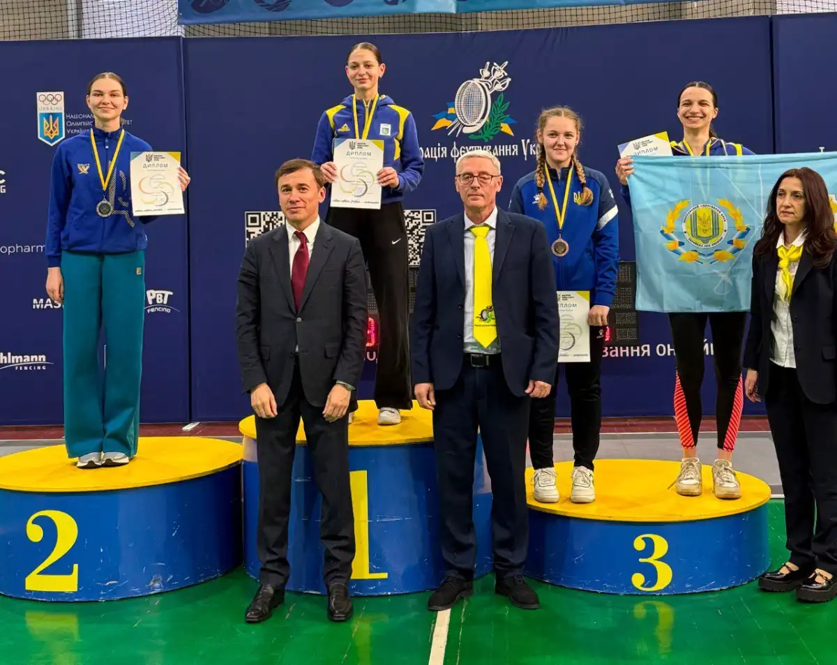 П’ять медалей за два дні: миколаївські рапіристи блиснули на чемпіонаті України