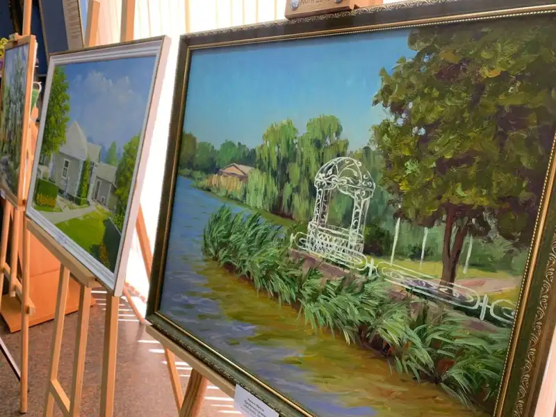 Миколаївські митці показали літній настрій у проєкті “Теплий липень”